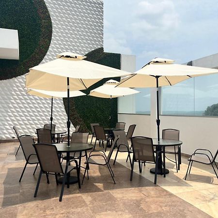 River View Suites Guayaquil Bagian luar foto