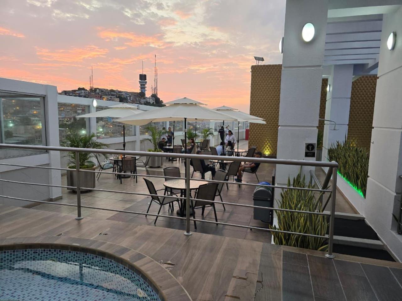 River View Suites Guayaquil Bagian luar foto